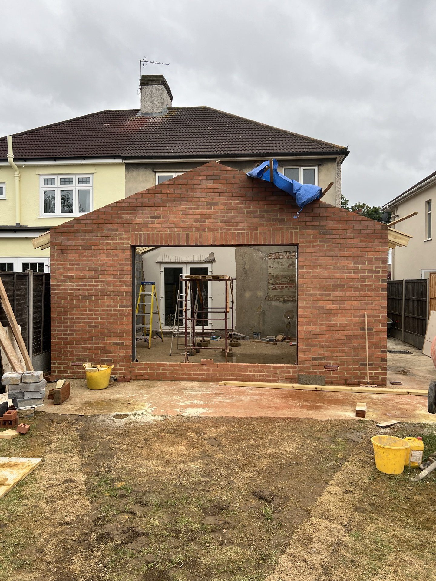 Rear opening formed, 3.4 miles from Dartford, Dartford
